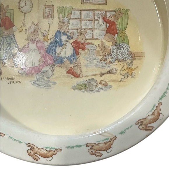Royal Doulton Bunnykins Cleaning House Porridge Bowl, gd vintage condition - Picture 6 of 6